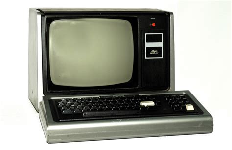 wanneer werd de eerste computer uitgevonden infobronnl