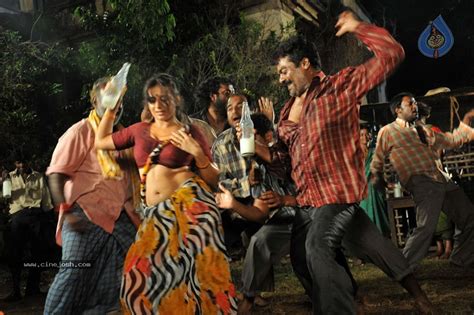 Karimedu Tamil Movie Hot Stills Photo 21 Of 57
