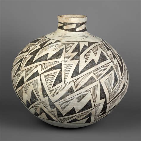 lot ancestral pueblo anasazi black  white pottery jar