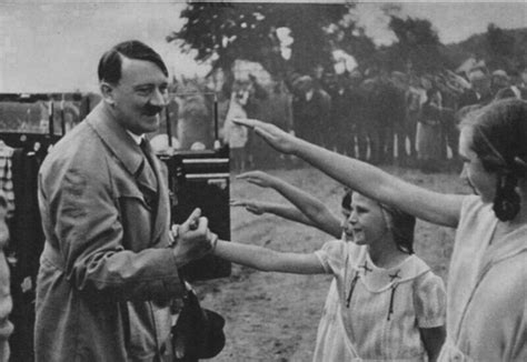 Как еврейская девочка обхитрила Гитлера и стала любимицей фюрера и всей