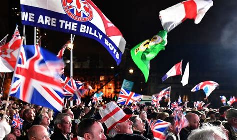 bbc news corporation backs presenter   brexit night crowd   white uk news