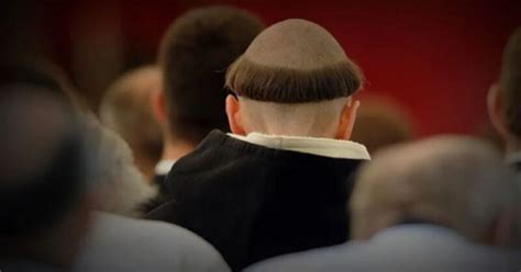 secret   tonsure  catholic monks shaved  top