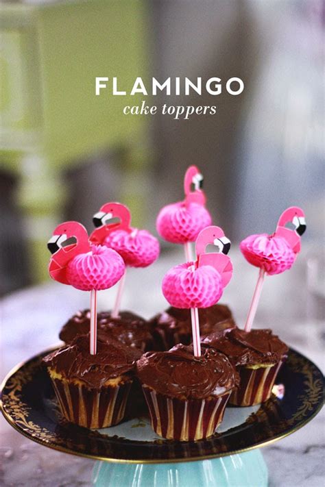 flamingo cake toppers    buck aunt peaches