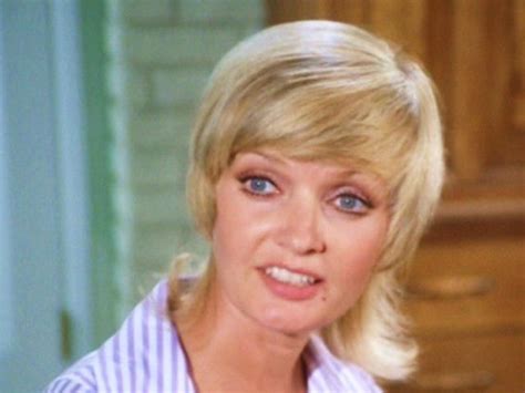 brady bunch matriarch florence henderson dead at 82