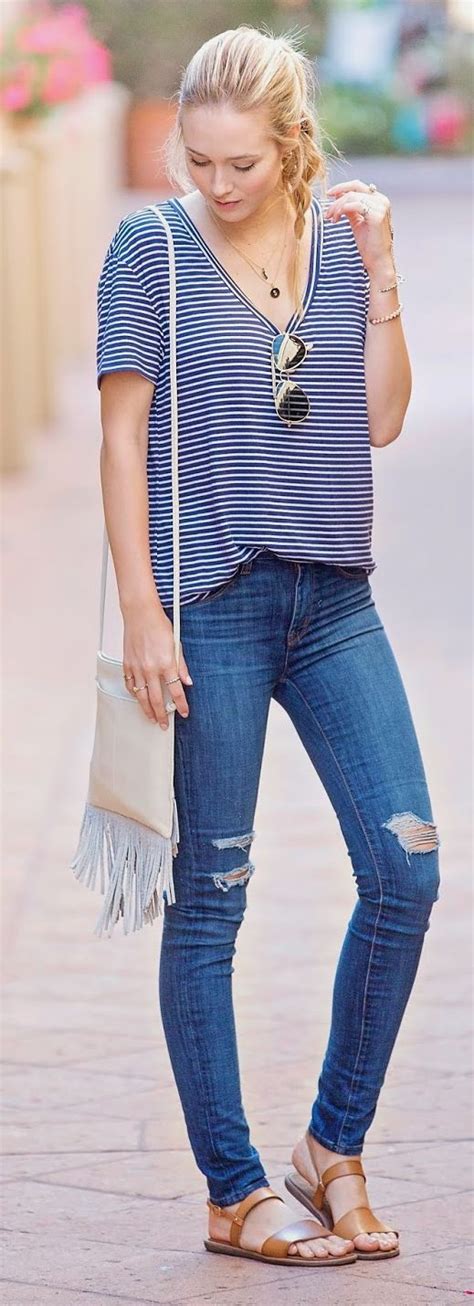 30 Ripped Jeans Outfit That Ll Make You Want To Wear Every