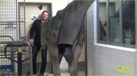 Chris Pratt Gets Pranked By Guys In Dinosaur Suits Video Photo