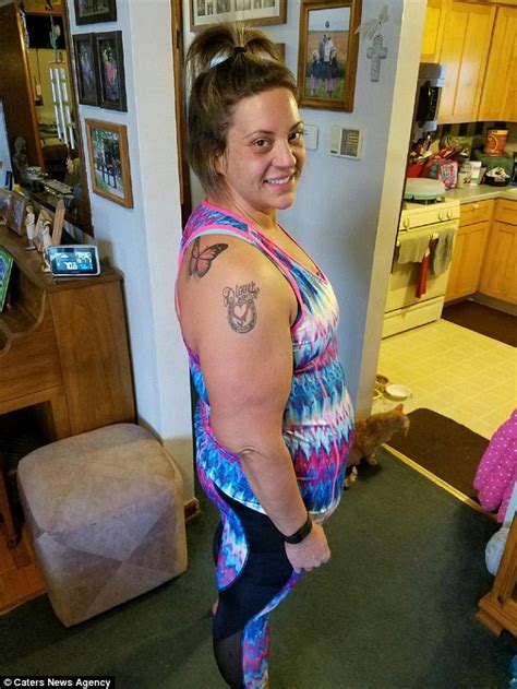 illinois obese mother sheds 180lb thanks to therapy daily mail online