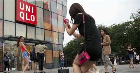 Beijing Police Detain At Least 4 Over Uniqlo Sex Video The New York Times
