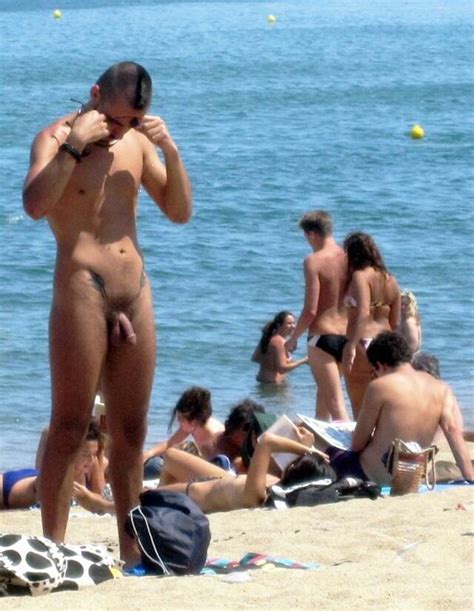 hidden cam nude guy beach huge dick spycamfromguys hidden cams spying on men
