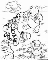 Pooh Coloring Winnie Tigger Honey Pages Friends Bear Packing His Colouring Popular Help Coloringhome Colorir Para sketch template