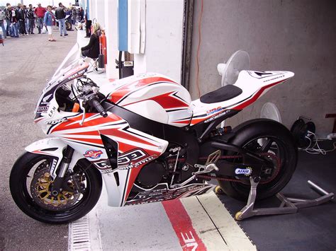 filehonda racing motorcyclejpg