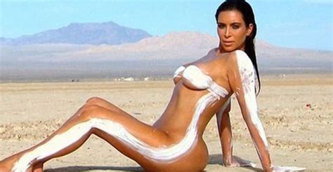 El Estimulo Kim Kardashian Posa De Nuevo Sin Ropa