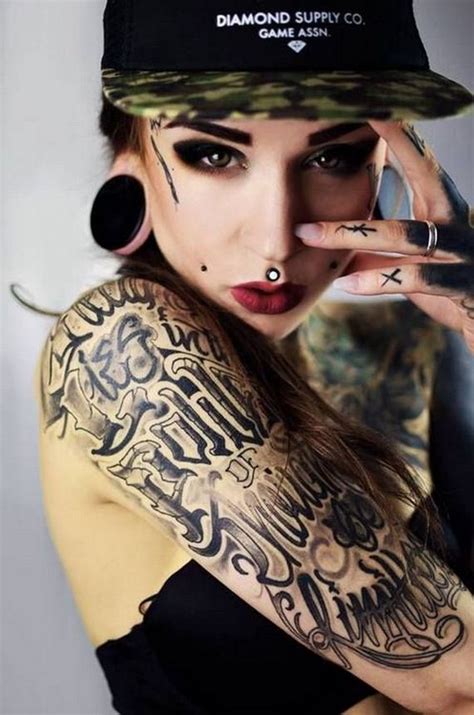 Hot Women With Tattoos That Rock Barnorama