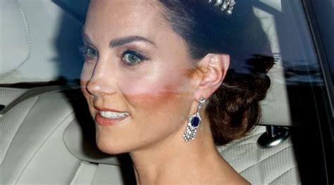 kate pays tribute to the queen mother and late diana at