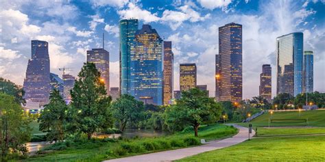 moving  houston ten awesome places  visit  east downtown