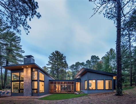 modern lake house style montana onekindesign blends beterhome exteriors bathnkitchen hoomdsgn