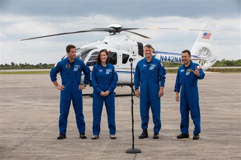 virtual media event features crew  astronauts  crew quarters
