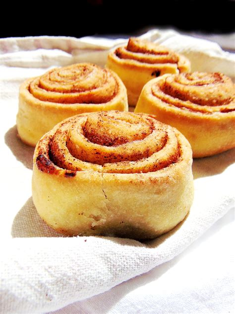 quick and easy homemade cinnamon rolls recipe sweet passions