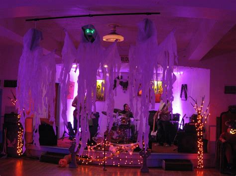 10 Cute Adult Halloween Party Decoration Ideas 2021