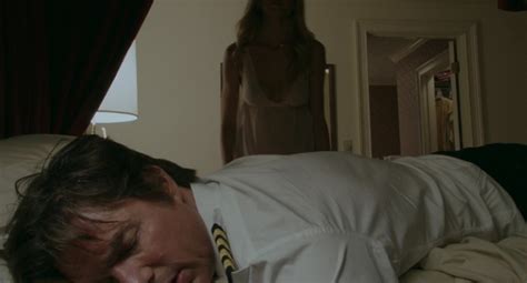 naked sarah wright in american made