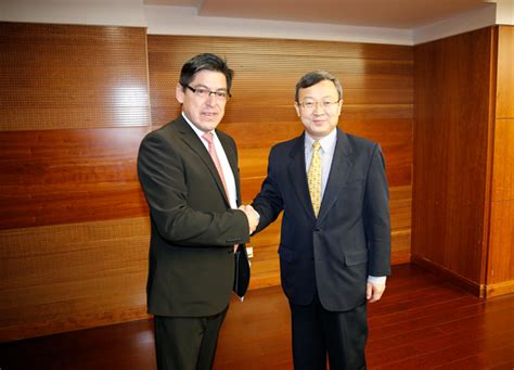 vice minister wang shouwen meets with the director of the wto