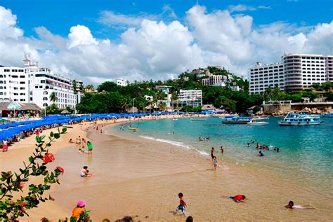 cinco de las playas mas concurridas de acapulco estan contaminadas