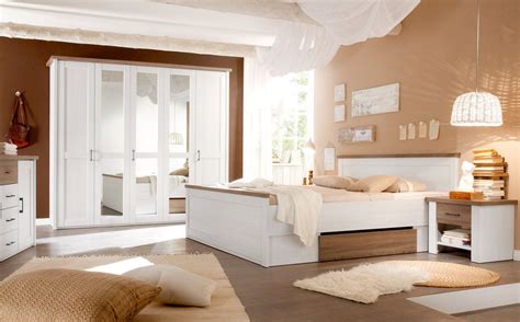 grosses schlafzimmer gemuetlich einrichten haus design ideen