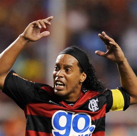 Flamengo Fans Greet Ronaldinho Debut The Independent