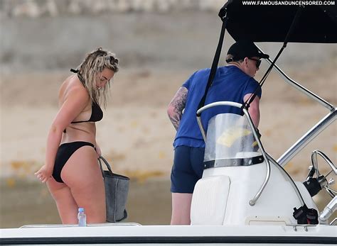 replies the beach celebrity beautiful babe posing hot big butt blonde