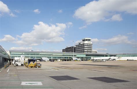 manchester airport moves  operations  terminal