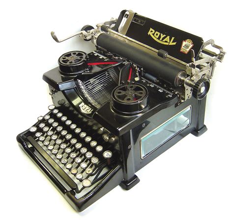 vintage typewriters    evolved   years time