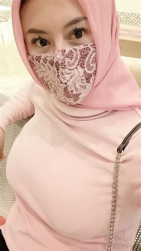 Pin By Maya Kimochi On Hijab Stylist Fashion Busty Girl Fashion