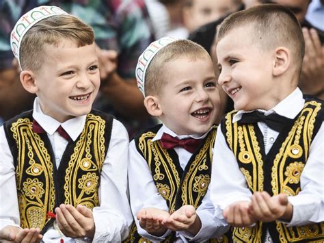 muslim world celebrates   ramadan  eid al fitr abc news
