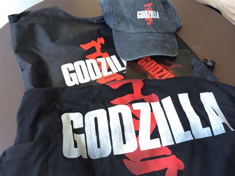 Sdcc 2014 Godzilla Swag Bag With Hat And T Shirt