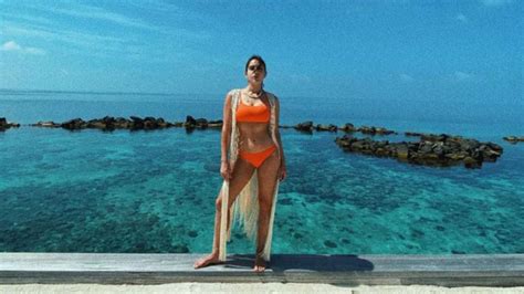 Sara Ali Khan Flaunts Her Toned Body In Hot Bikini Photos