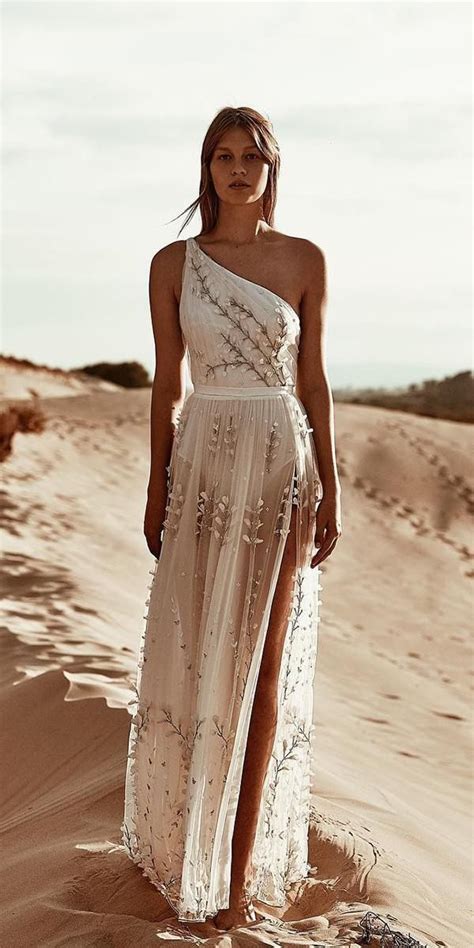 Beach Wedding Dresses For Hot Weather Wedding Dresses Guide Maxi