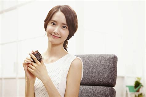 Check Out Snsd Yoona S Lovely Bts Pictures From Innisfree