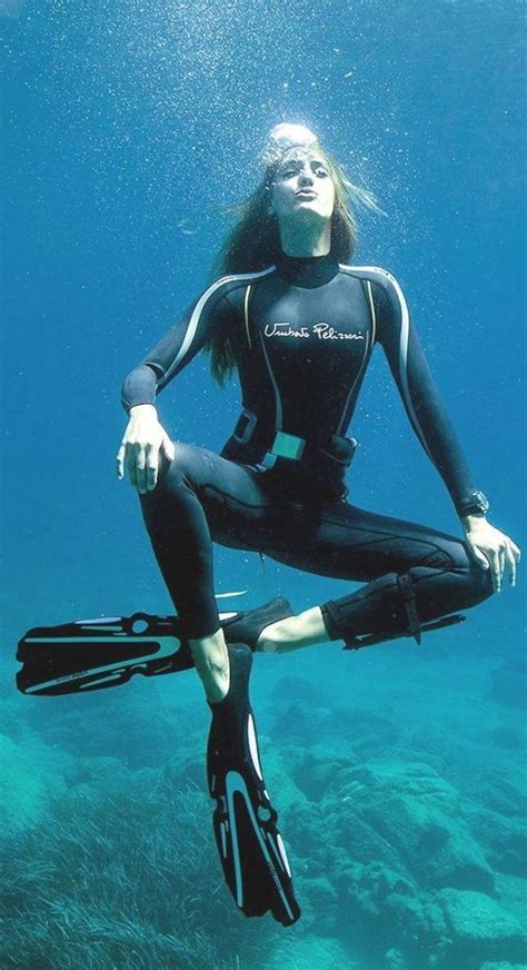 Pin By Nathaniel Taylor On Diving Scuba Girl Wetsuit Underwater