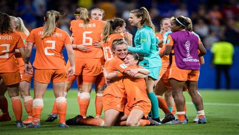 netherlands reach first fifa women s world cup final