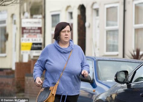 Benefits Street S White Dee Admits She S Still Claiming Handouts