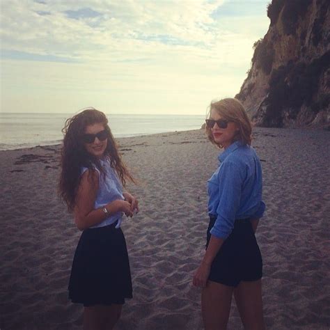 Best Friends Taylor Swift And Lorde Had A Bare Feet In The Sand