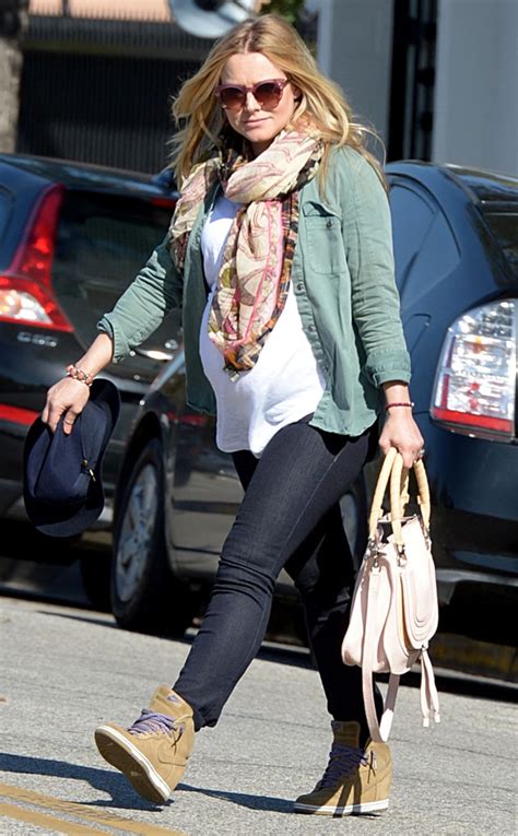 pregnancy glow from kristen bell s pregnancy pictures e news