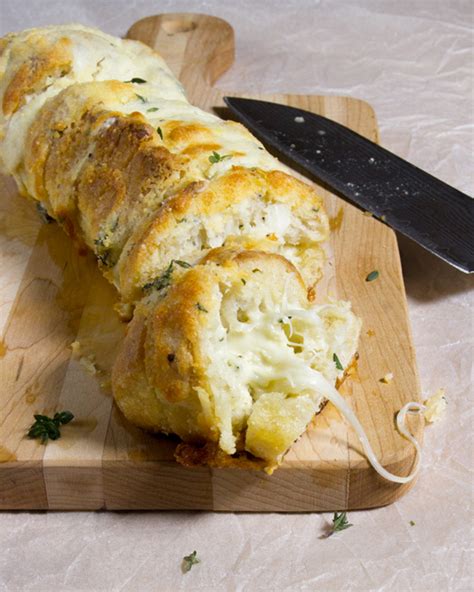 garlic cheese bread recipe   perfect pasta meal