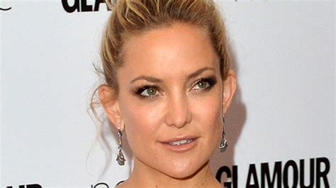 Kate Hudson Flaunts Crazy Cleavage At Glamour Women Of The Year Awards