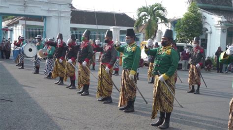 Mengenal Keunikan Dan Pesona Bregada Prajurit Keraton Kasunanan