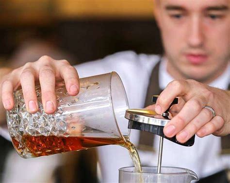 Top Bartenders Pick The Most Underrated Bars In Dallas Thrillist