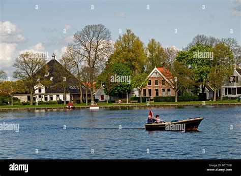 broek  waterland dutch north holland netherlands village popular residence  merchants