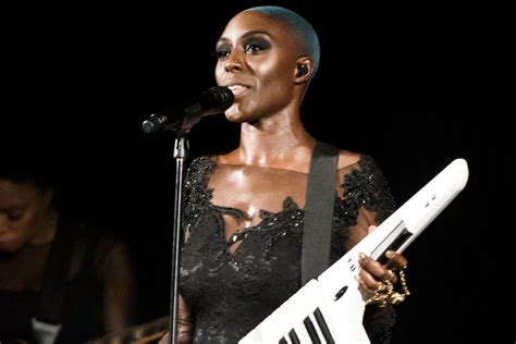 Laura Mvula Tour Review Turning Personal Misery Into Musical Magic