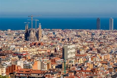barcelona reisgids ontdek historie  zien en doen