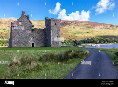 lochranza castle lochranza isle  arran north ayrshire scotland